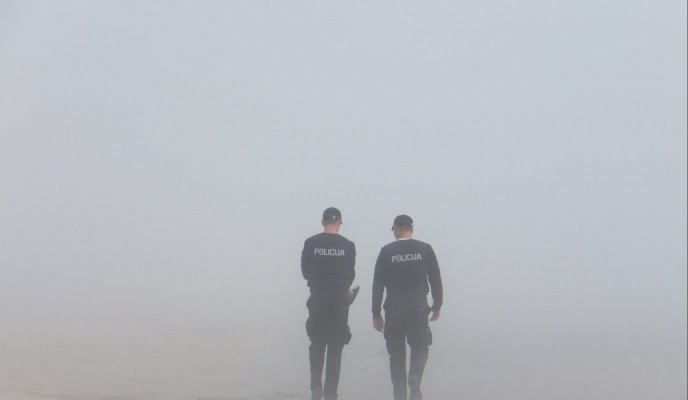 police-fog-seaside-38442